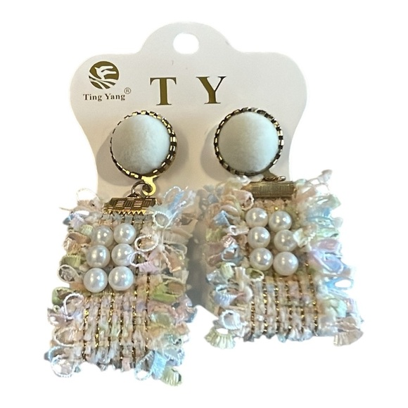 Ting Yang Cream Fringe Beaded Earrings - Picture 3 of 9